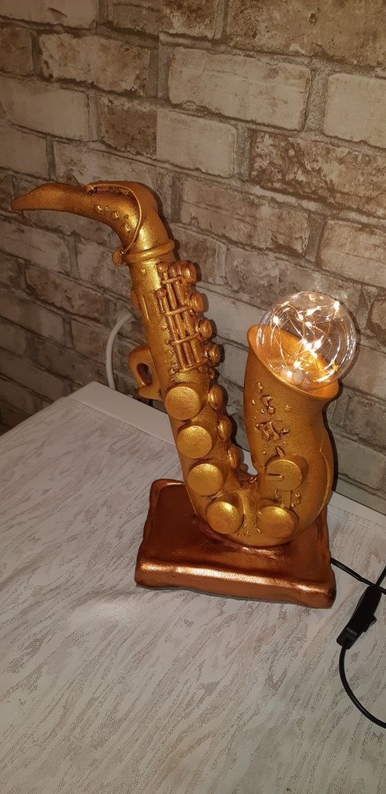 Светильник, ночник в форме саксофона