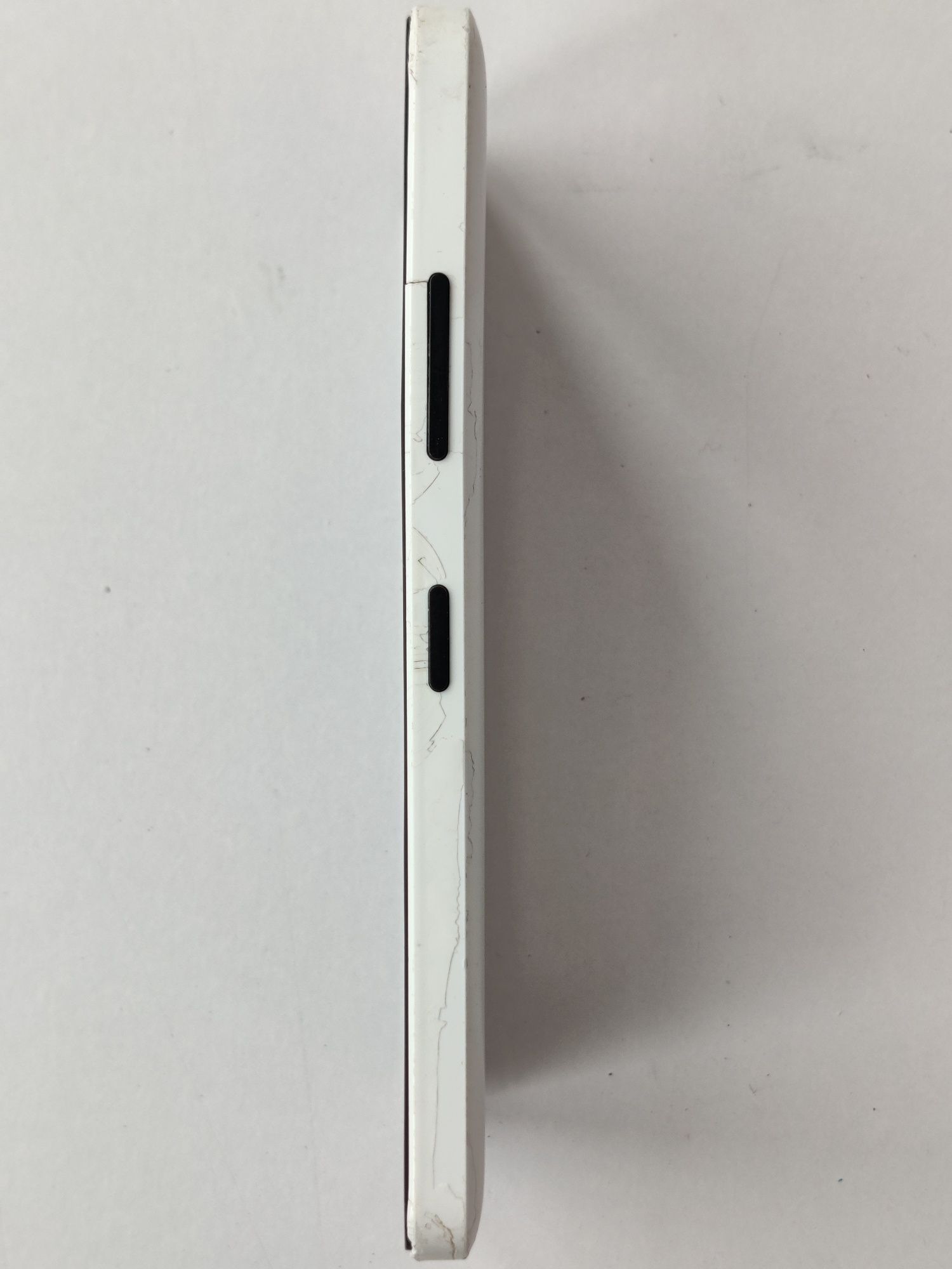 Microsoft Lumia 640 White 5" (LCD 1280x720) 1/8 гб, 2500 мА*ч 8/0.9Мп