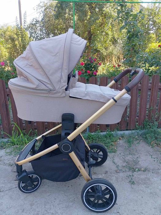 Продам коляску Carrello Epica