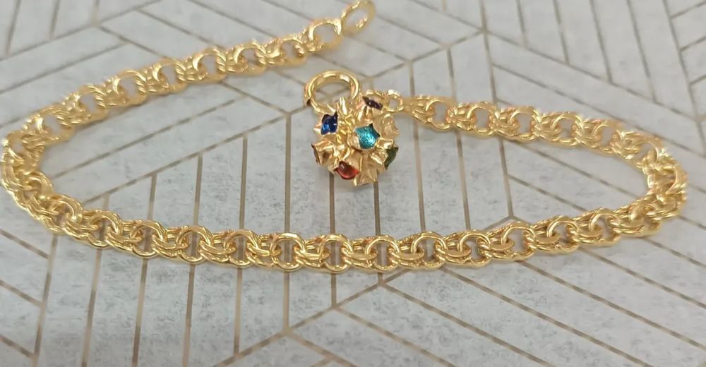 Vendo pulseira com pendente incluso