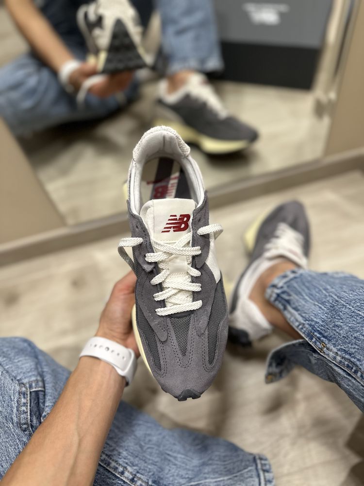 Жіночі оригінальні кросівки New Balance U327WRF