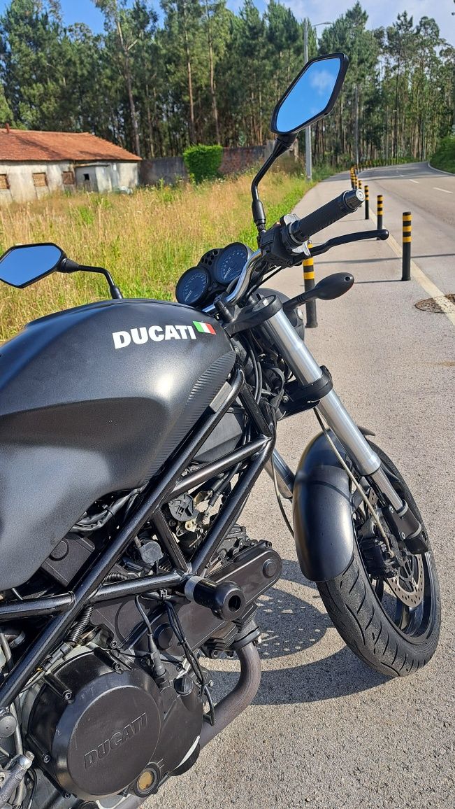 Ducati Monster 695