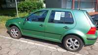 VW Golf IV 2000 r. zielony przebieg 200 tyś. benzyna