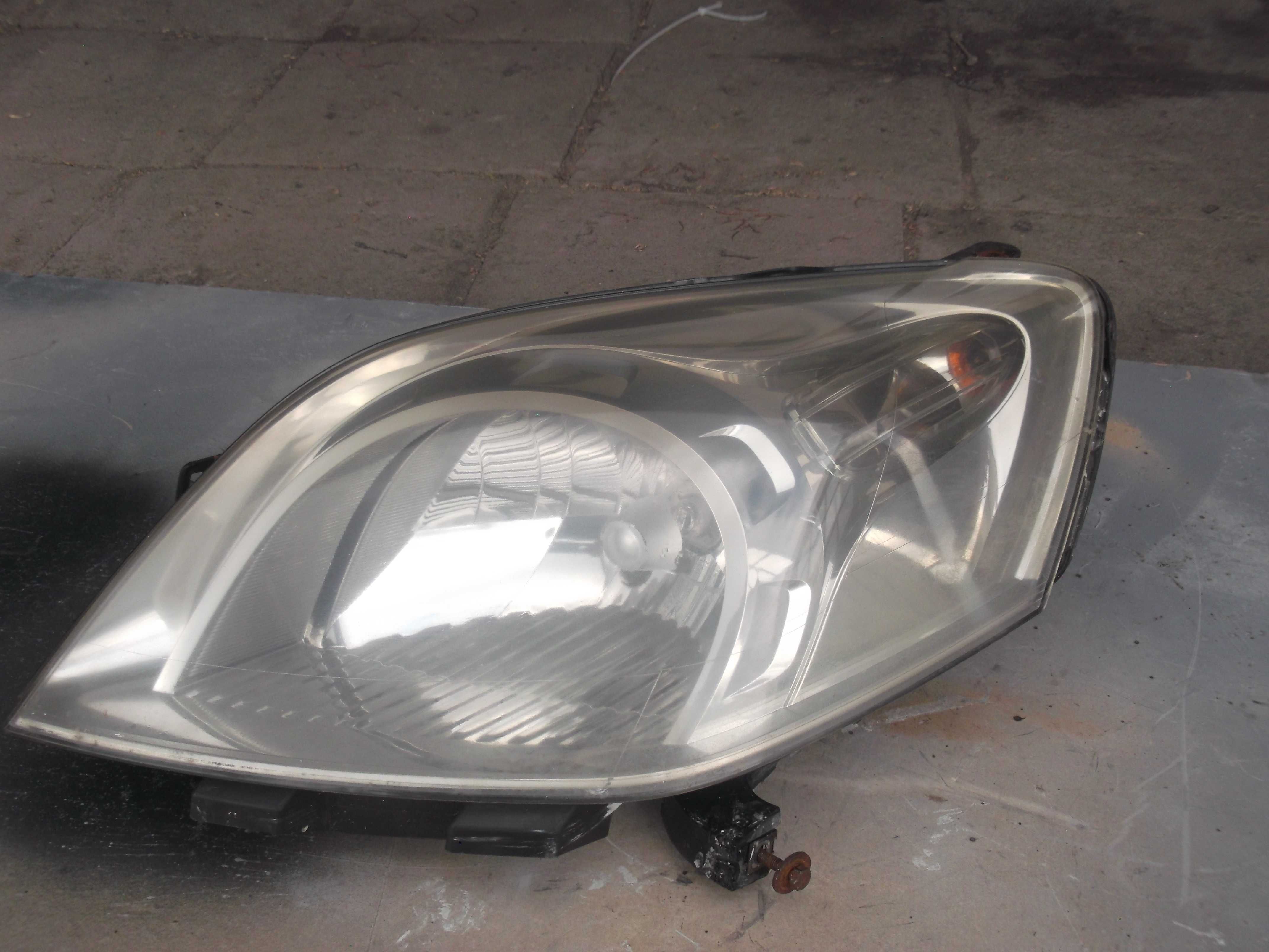 Lampa Przód Lewa  Fiat FIORINO NEMO QUBO 08r.