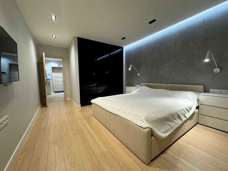 2-кім В. Лобановського пр., 4-Б ЖК Олександрівський Солом'янський р-н