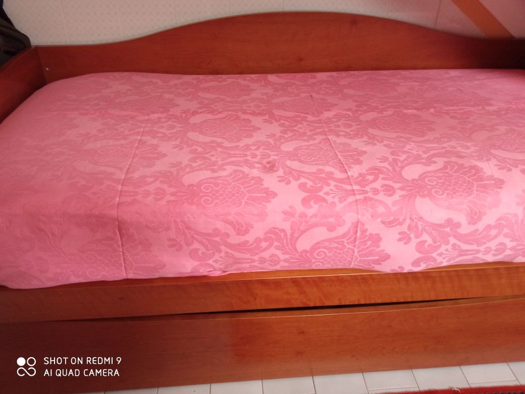 Cama com gavetao