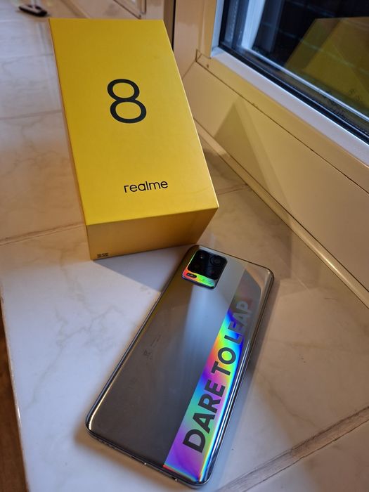 Realme 8 8gb ram 128gb pamięci. Srebrny bardzo dobry stan