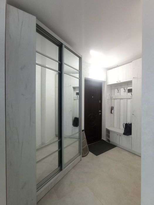 Здається 1км квартира на Дружбі в новобудові