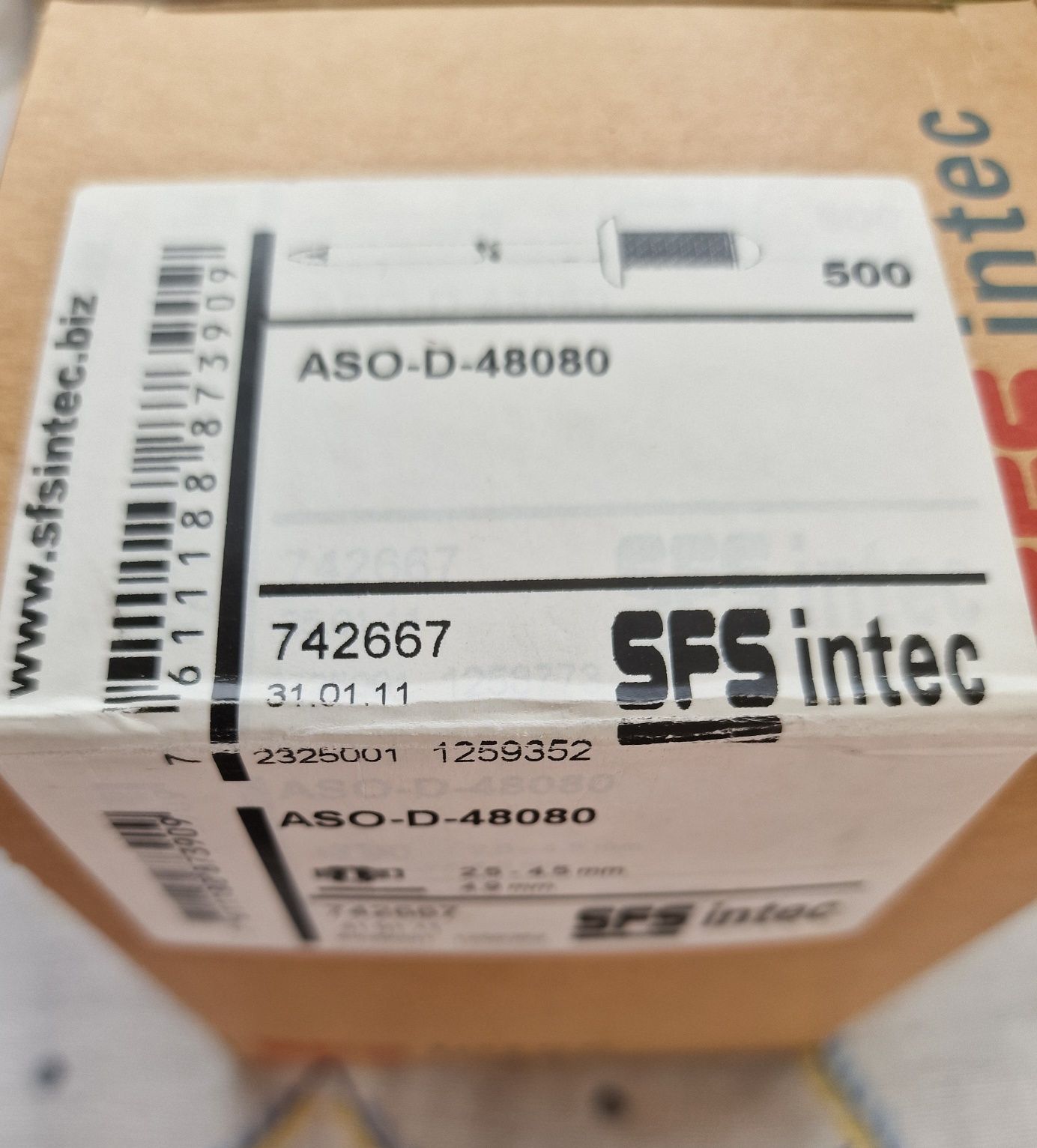 Rebites de inox SFS