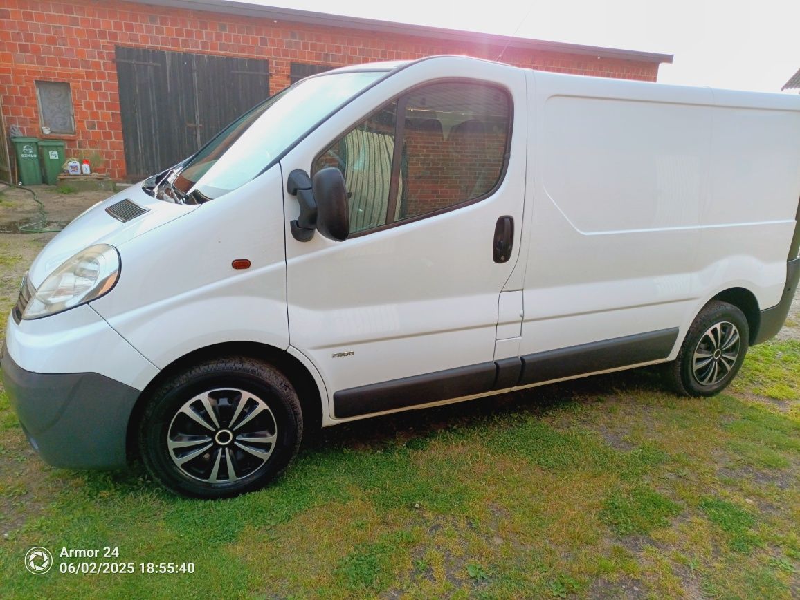 Opel Vivaro 2.0cdti 2011r