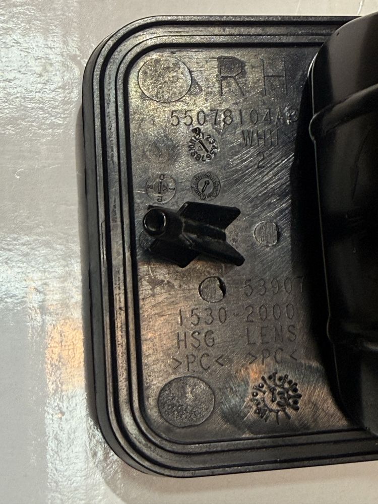 Jeep Wrangler JK lampa tylna przeciwmgielna Mopar