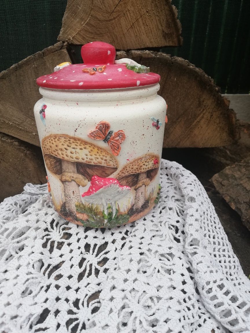 Ozdobny słoik, słoiczek, suszone grzyby, grzybki, muchomor