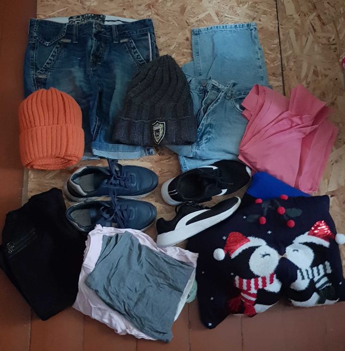 Речі, взуття для дорослих і дітей