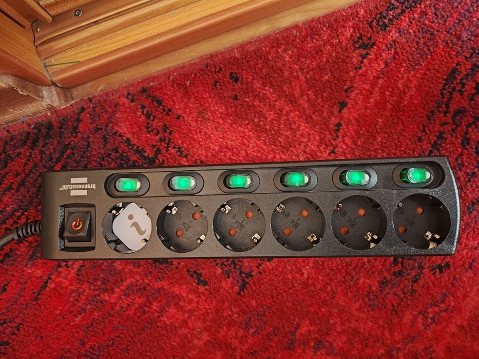 Przedłuzacz zasilający Listwa 6 Gniazd indywidualne wyłączniki 2 m cza