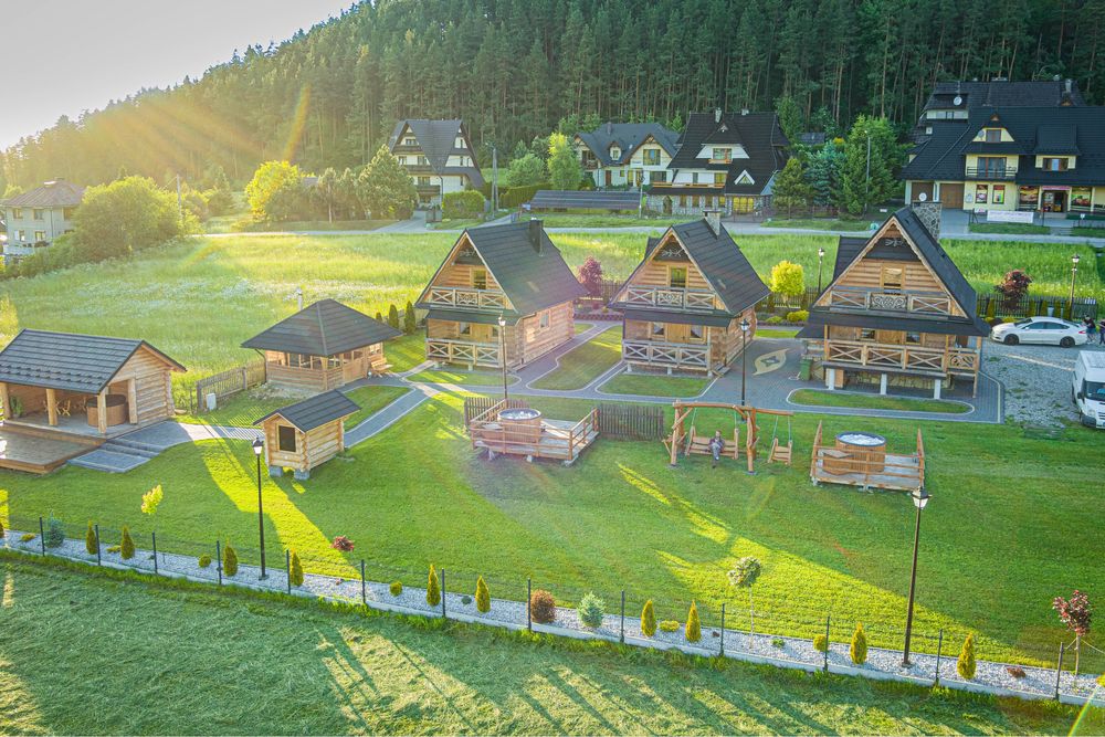 Domki z jacuzzi sauna i kominkiem w górach noclegi
