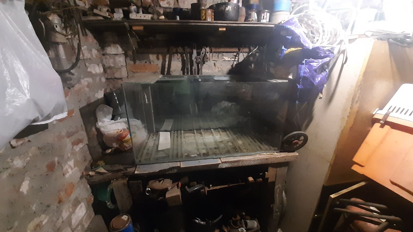 Продам аквариум в гарному стані.