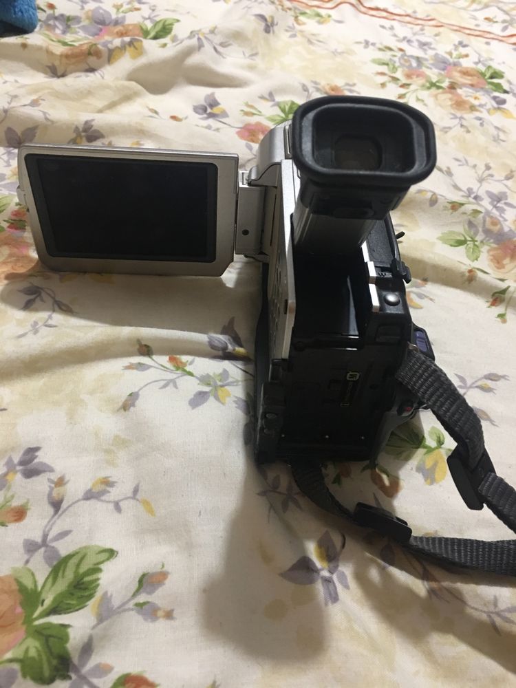Видеокамера Sony Model: DCR-TRV11E