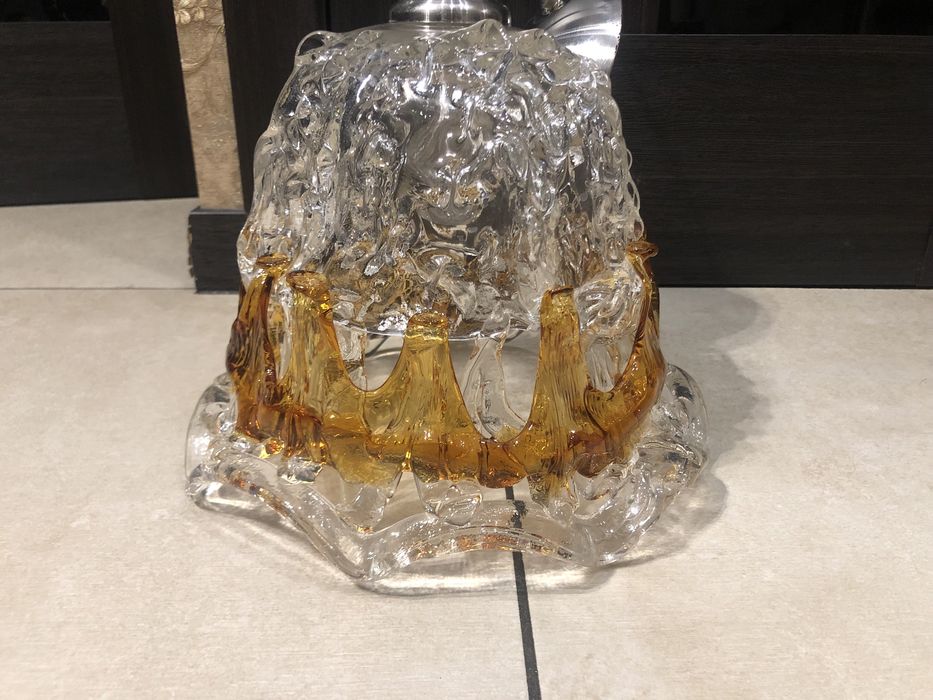 Люстра на одну лампу