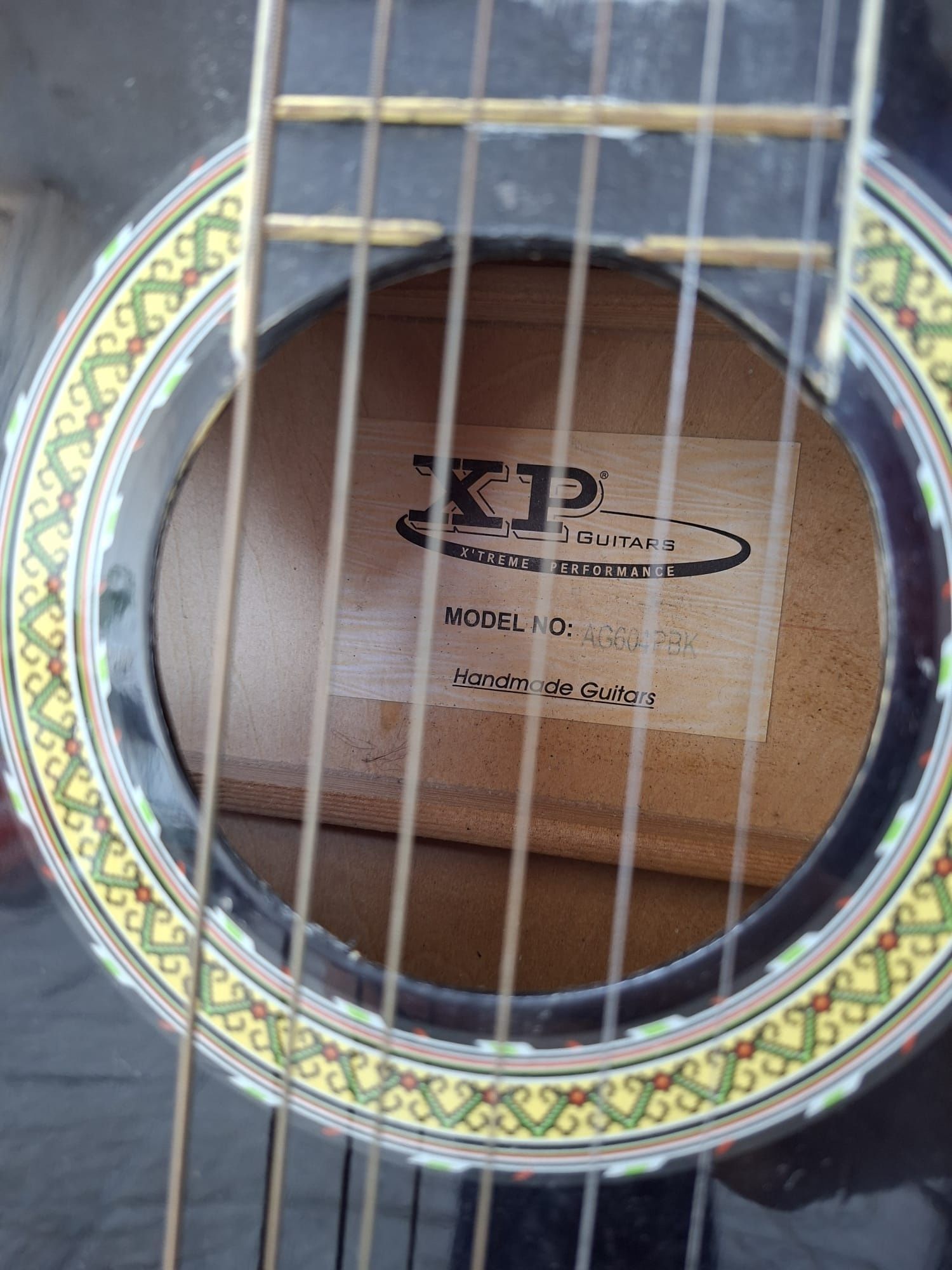 Guitarra para aprendizagem (cordas Nylon ou Metal)