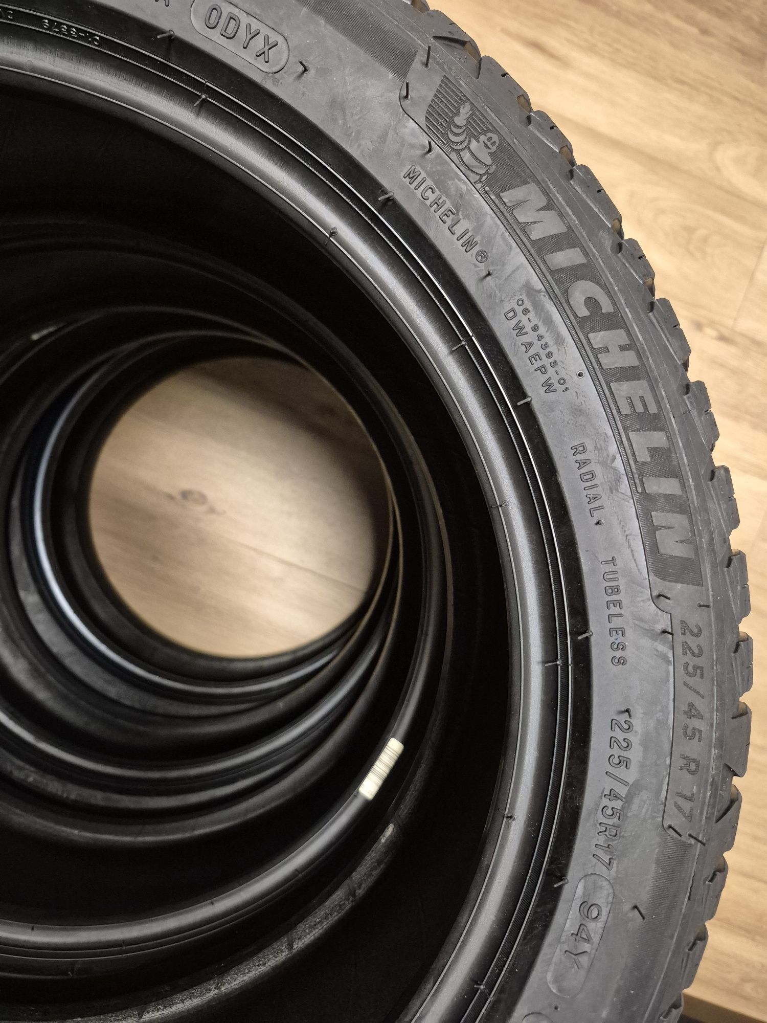 Nowe opony Michelin	225/45R17 CROSSCLIMATE 2 wielosezonowe 2025rok!