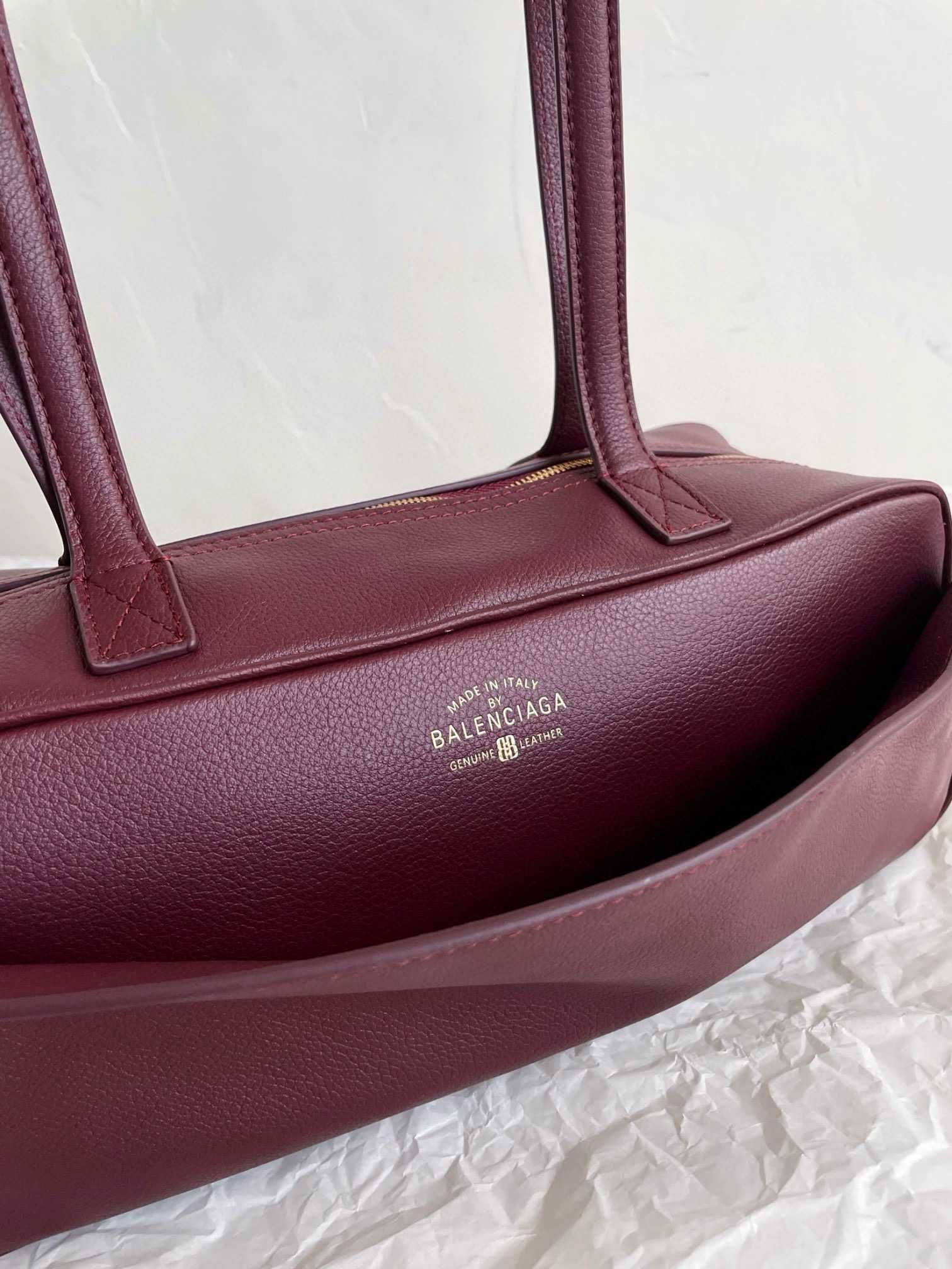 Сумка Balenciaga Carrie Bag Small Dark Burgundy сумка баленсиага керри