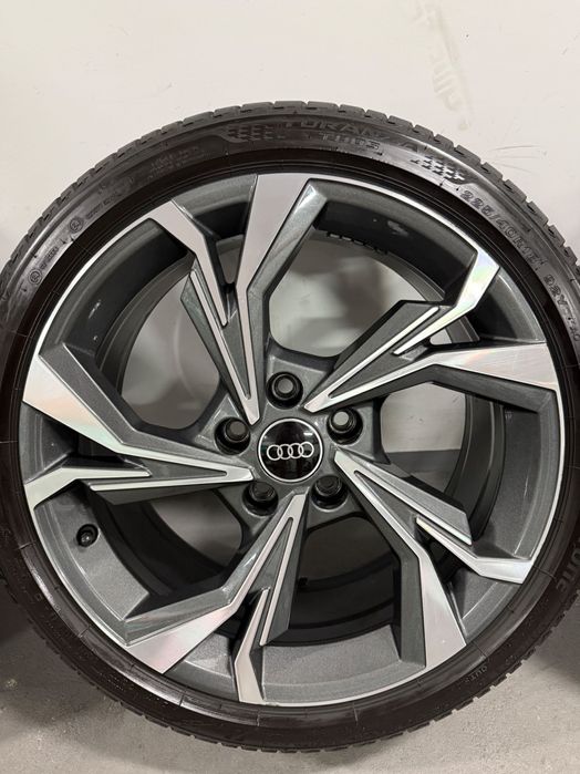 ALUFELGI AUDI A3 S3 8Y0 S-Line Oryginalne Letnie 18 BiColor