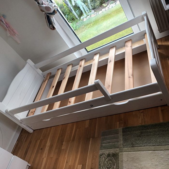 Łóżko dziecięce białe, drewniane,  z szufladą, 90x180 cm