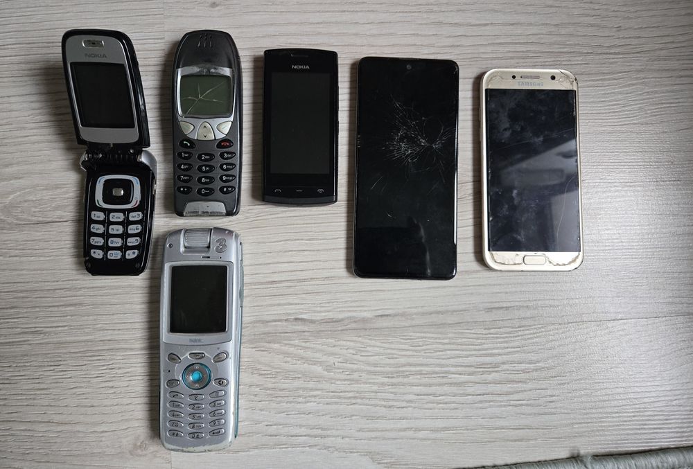 Stare telefony Nec Nokia Samsung A51 A520
