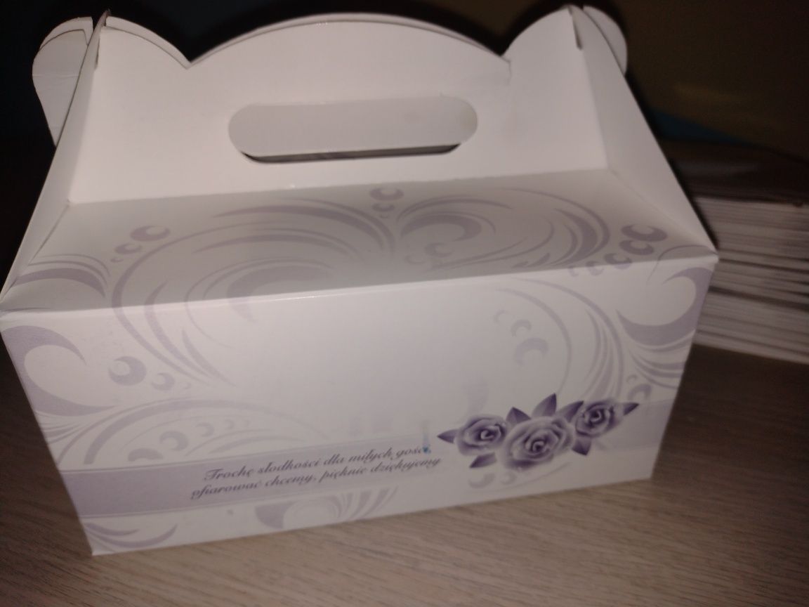 Pudełko ozdobne kartonowe na ciasto dla gości