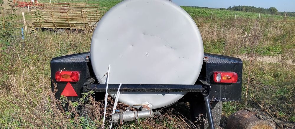 Beczka zbiornik na kołach