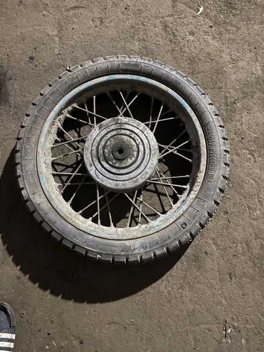 Колесо з диском иж планета в чудовому стані резина