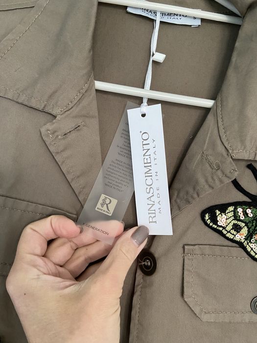 Nowa lekka kurtka khaki Ninascimento włoska roz S