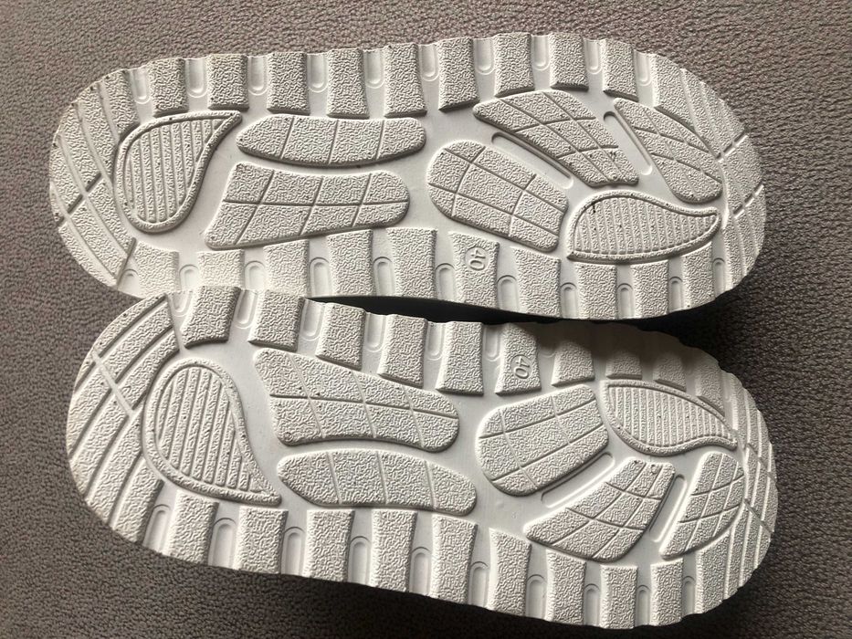 Buty zimowe damskie, kolor jasny-ecru, rozm.40 z metki, 25 cm, jak UGG