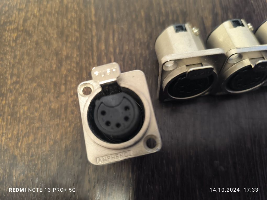 AMPHENOL AC5FDZ gniazdo tablicowe XLR 5 pin żeńskie srebrne