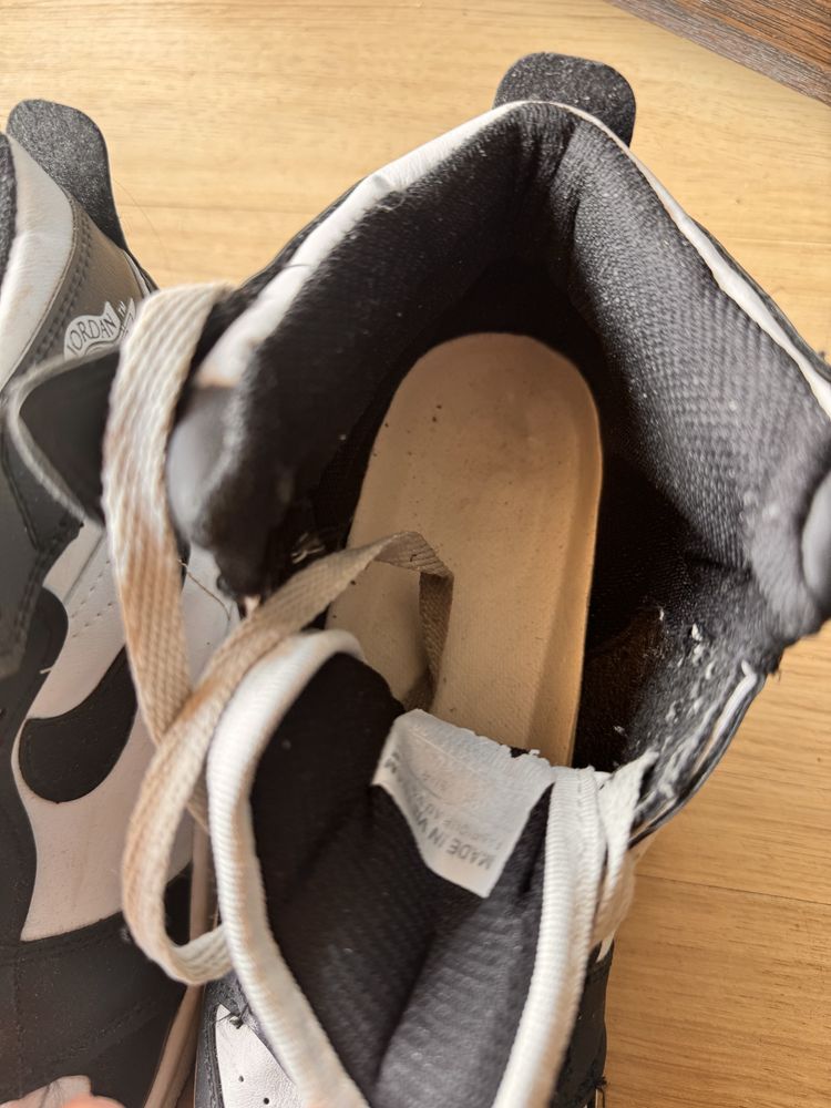 Jordany retro nike panda bialo czarne rozmiar 40