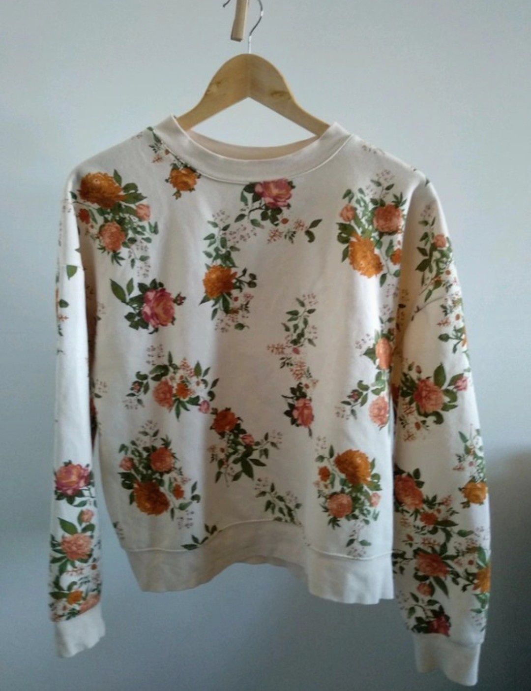 Sweatshirt w kwiatki bluza