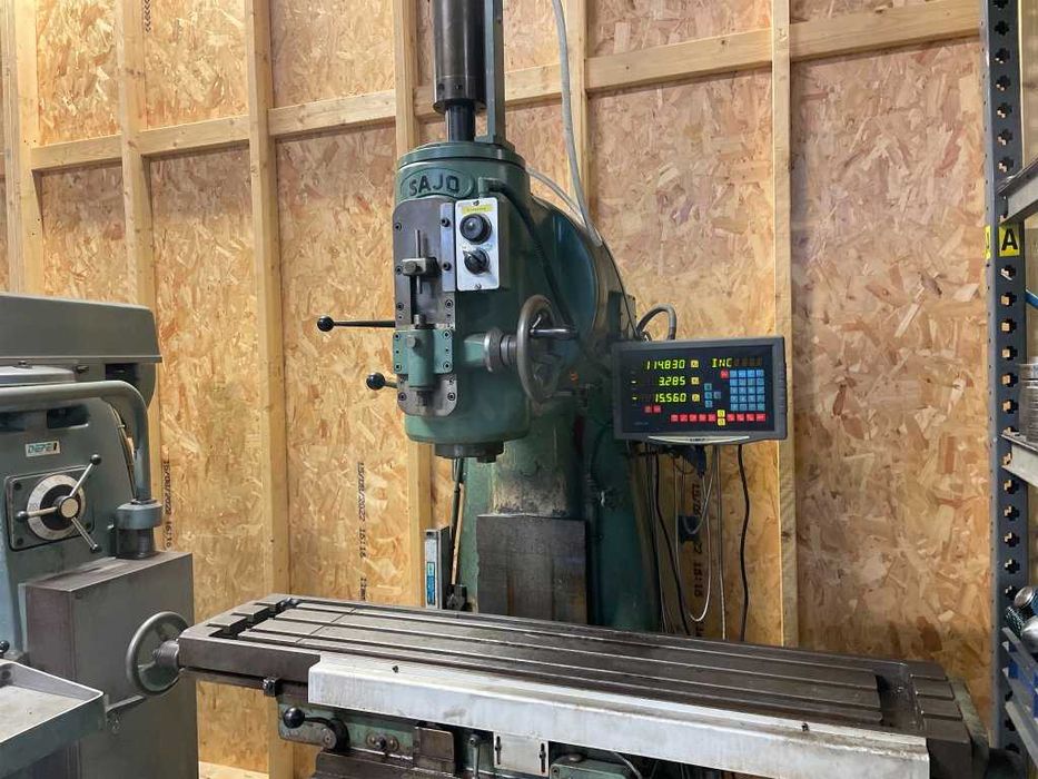 frezarka do metalu z odczytami