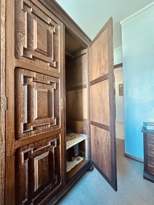 Roupeiro grande de 5 portas em madeia exotica