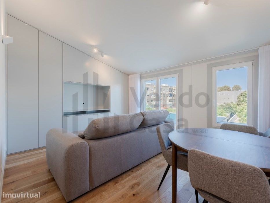 Arrenda-se T1 Cobertura- Mobilado - Braga