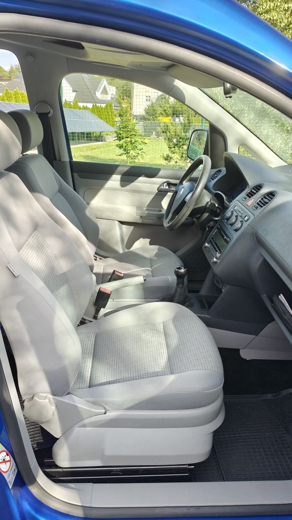 VW caddy life, 2009rok, 1.9 TDI, klimatronik, hak,