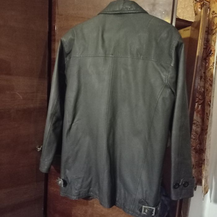 Кожаная осенняя куртка. Удлиненная размер 52.