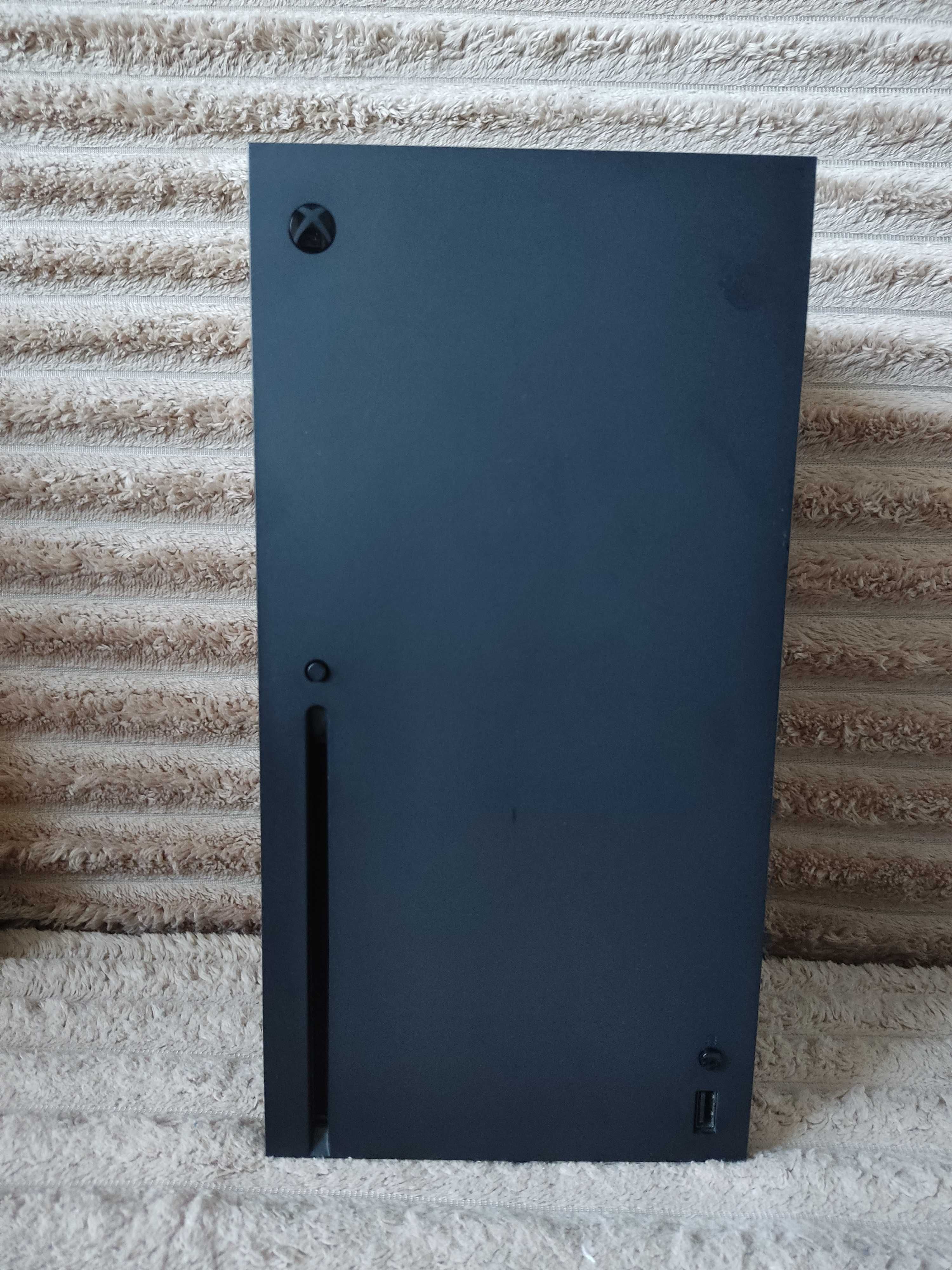 Xbox Series X+ 2 gry i dok