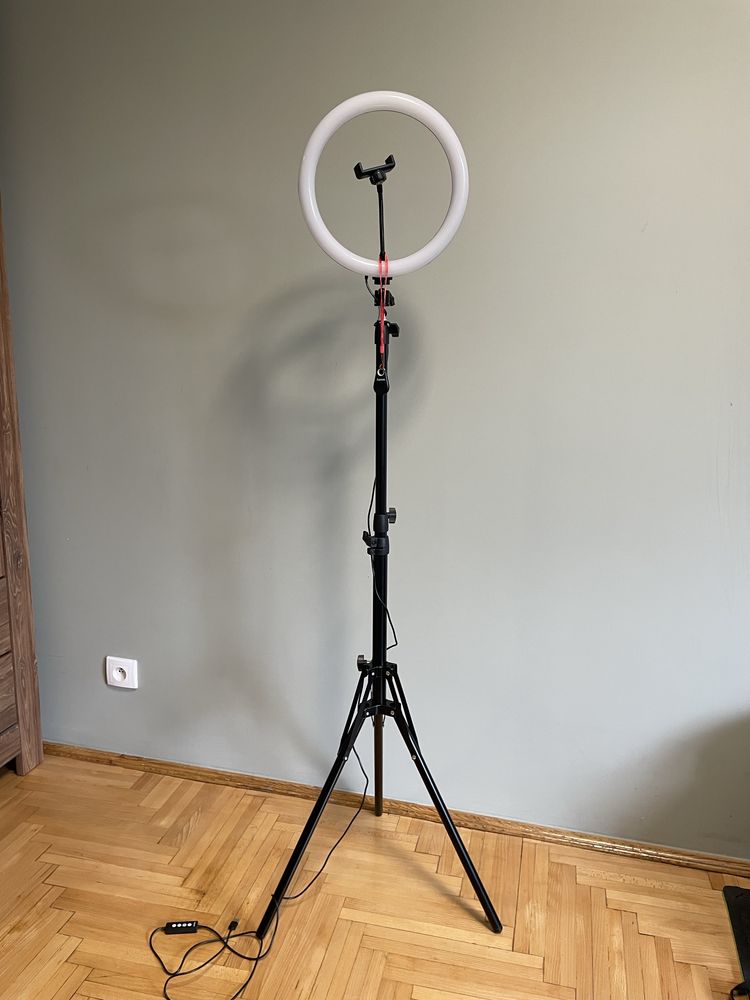Lampa pierscieniowa ze statywem LED USB Hama 30cm Bluetooth