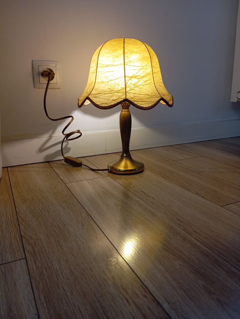 Lampa stołowa z abażurem