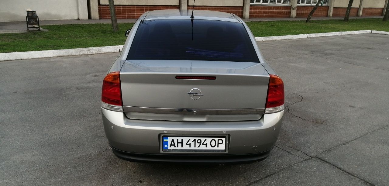 Opel Vectra C 2003 р. Седан. 1.8 МТ - ідеальний стан. Пробіг 167 тис.