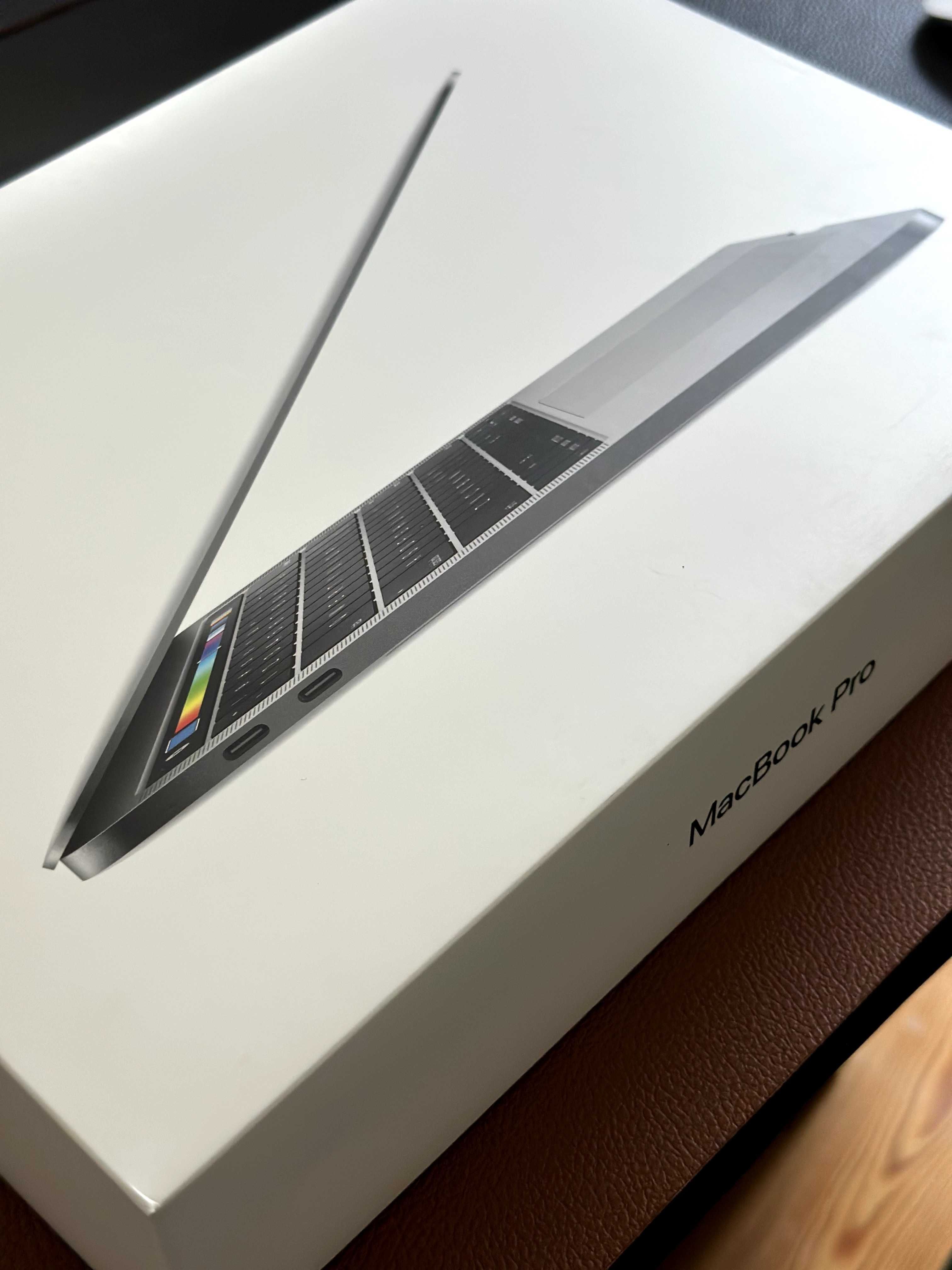 MacBook Pro de 13 polegadas - Teclado Português