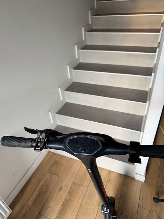 Hulajnoga elektryczna Red Bull