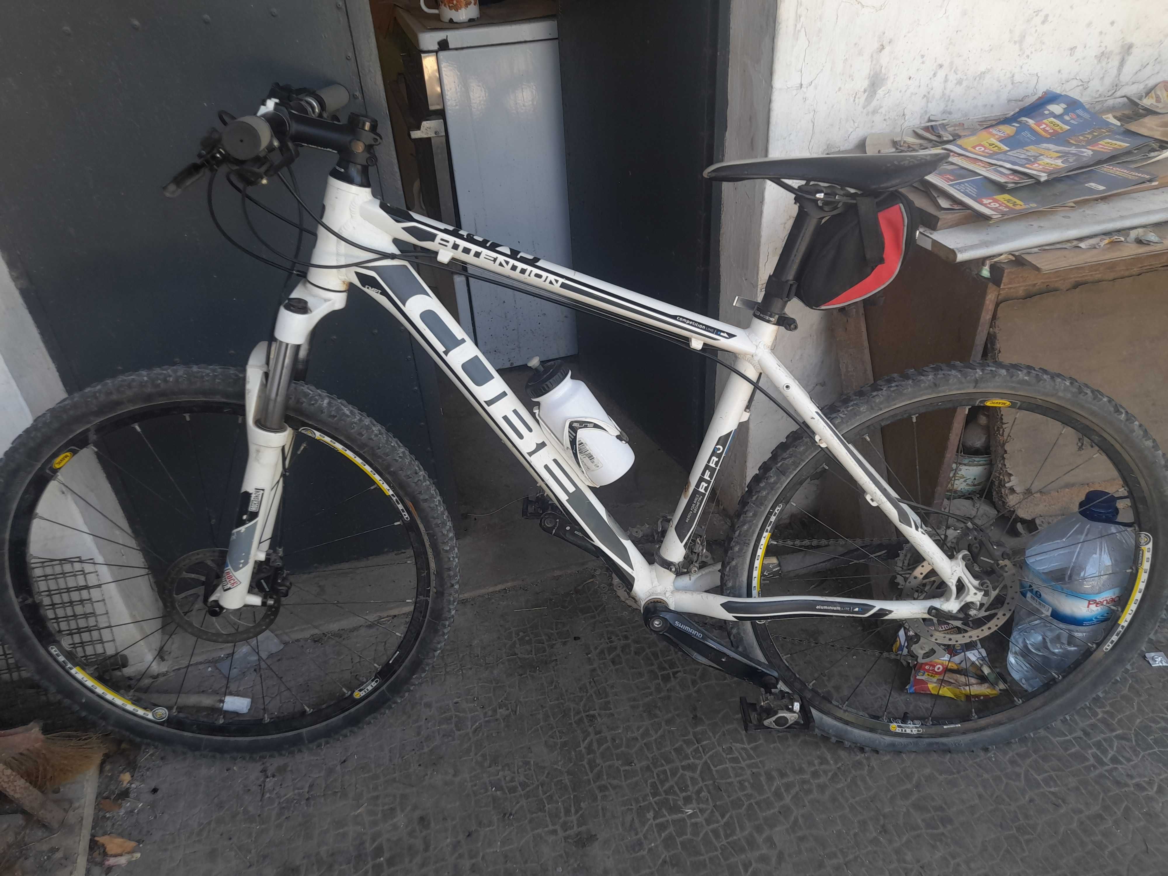 Bicicleta roda 26 Marca CUBE