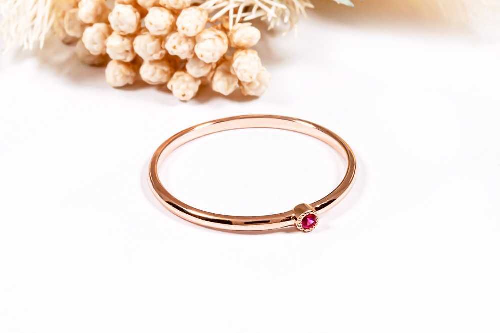 Кольцо из красного золота с рубином