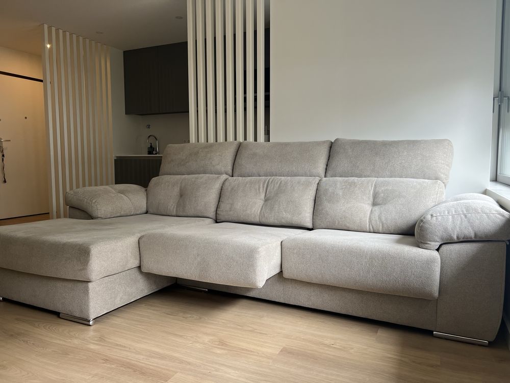 Sofá com chaise longue
